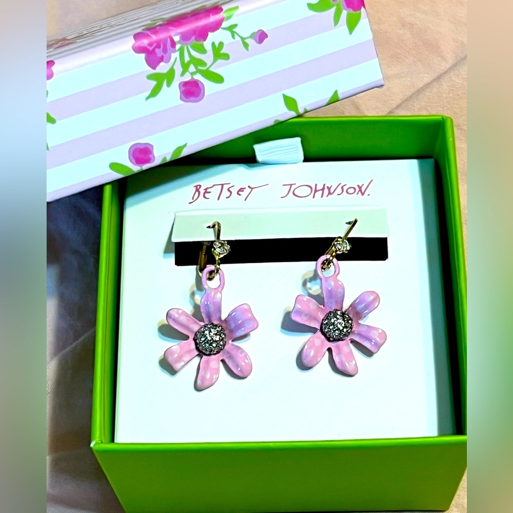 Betsey Johnson Pink Enamel Flower Drop Earrings With Crystal Stone Centers - NWT